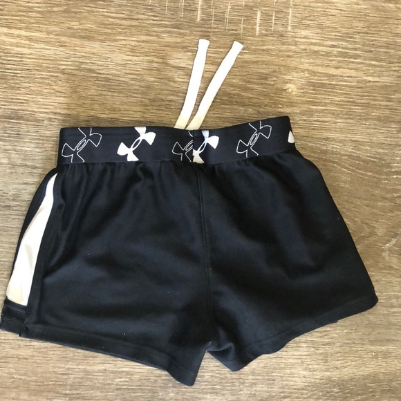 UA shorts - Picture 2 of 2